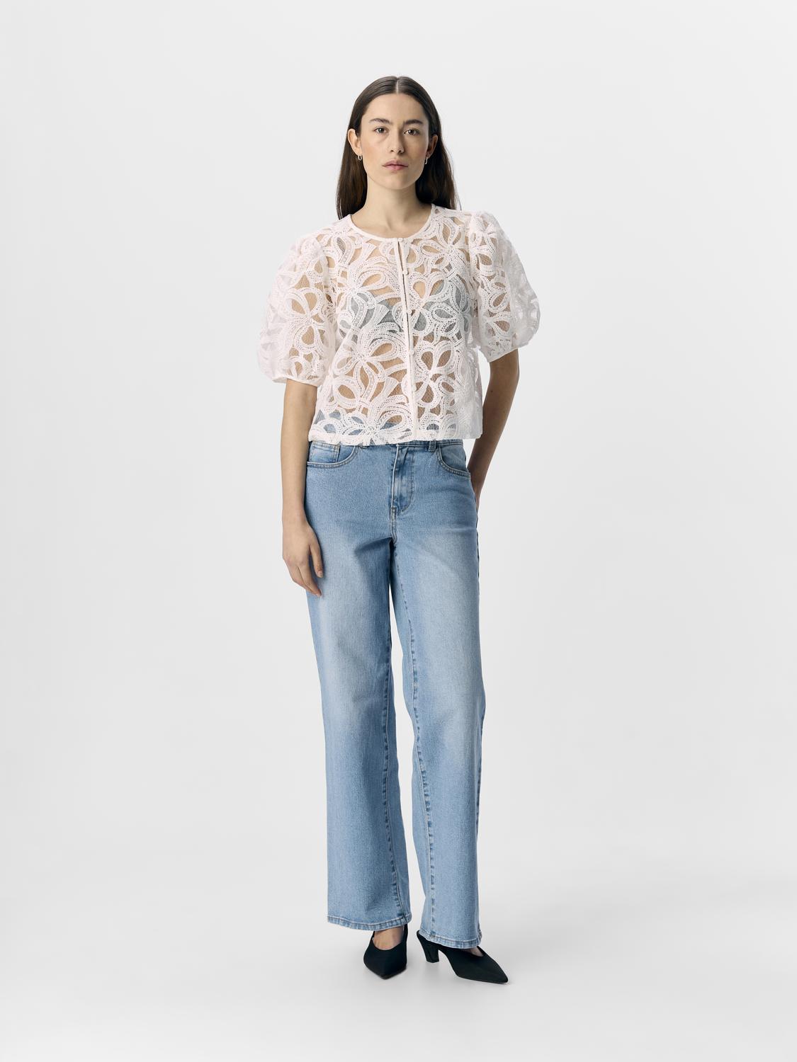 model_shot-front_full